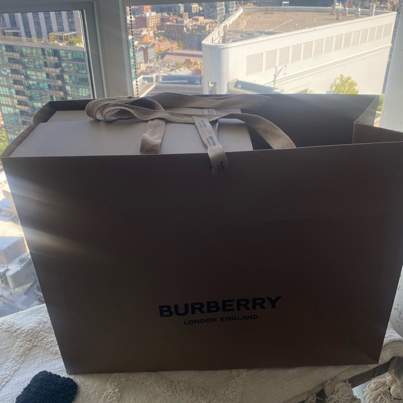 Burberry check and leather Freya Tote Bag - brand new tags still on - Picture 3 of 9